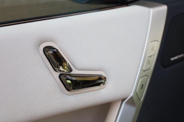 2023 BMW iX xDrive50 - 23018924 - 37