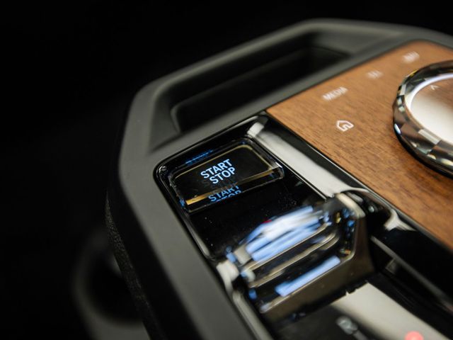 2023 BMW iX xDrive50 AWD -  - 23008631 - 18