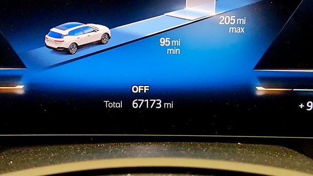 2023 BMW iX xDrive50 SAV w/ Premium Pkg & Driving Assist Pro Pkg - 23037043 - 14