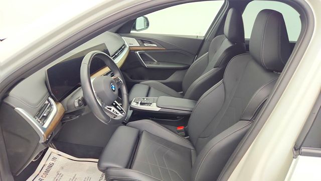 2023 BMW X1 xDrive28i SAV with Premium & M Sport Packages + 20’’ Wheels - 22963550 - 17