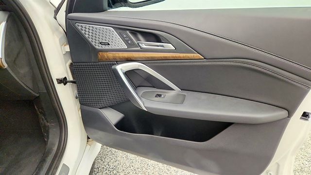 2023 BMW X1 xDrive28i SAV with Premium & M Sport Packages + 20’’ Wheels - 22963550 - 22