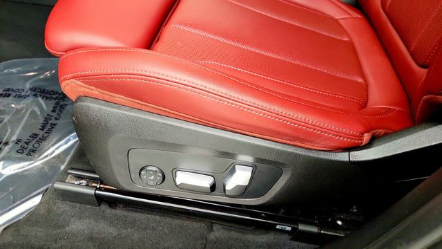 2023 BMW X3 xDrive30i SAV w/ Premium Pkg & Parking Assist Pkg - 23065973 - 11