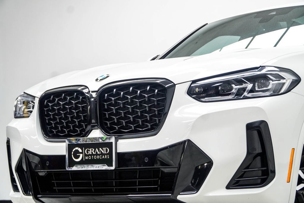 BMW X4 photo 2