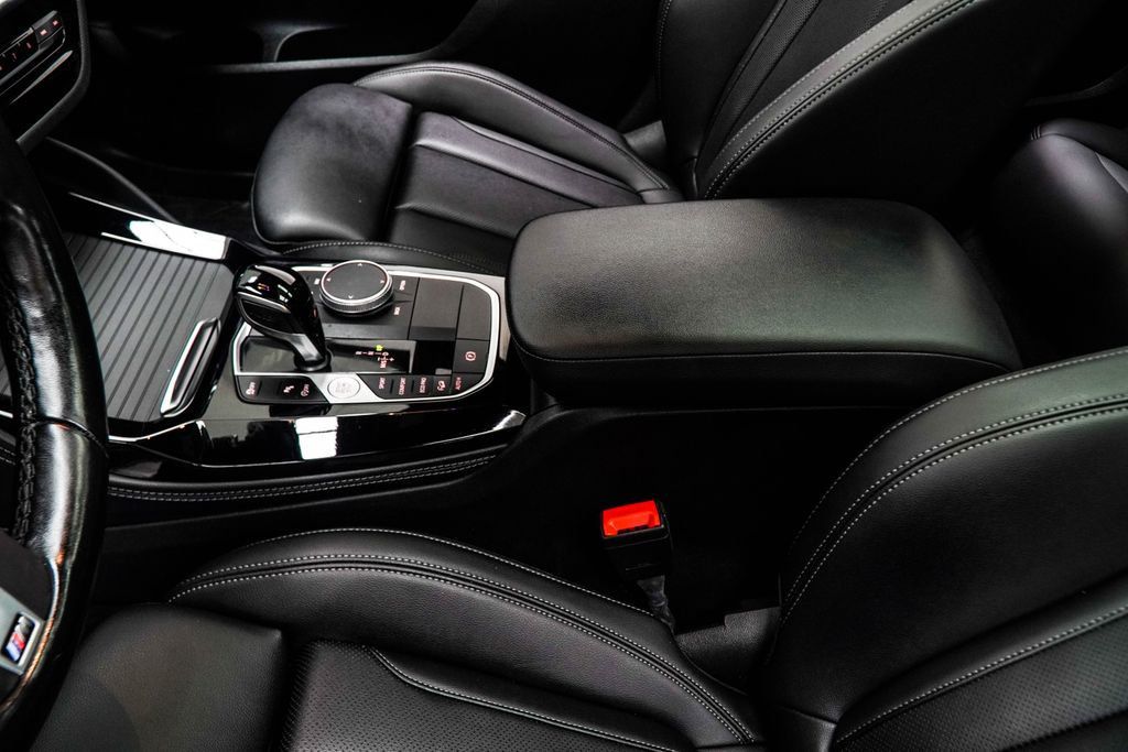 BMW X4 photo 24