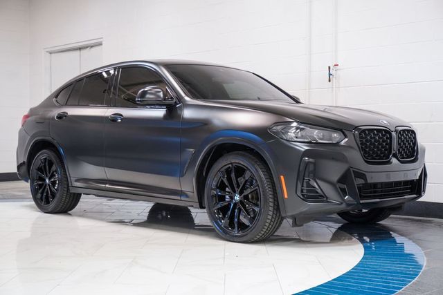 2023 BMW X4 xDrive30i's photo