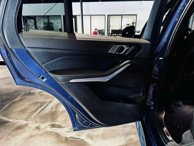 2023 BMW X5 MSRP$70,920/PanoRoof/PremiumPkg/HeatedSeats/22inWheels - 23057341 - 18