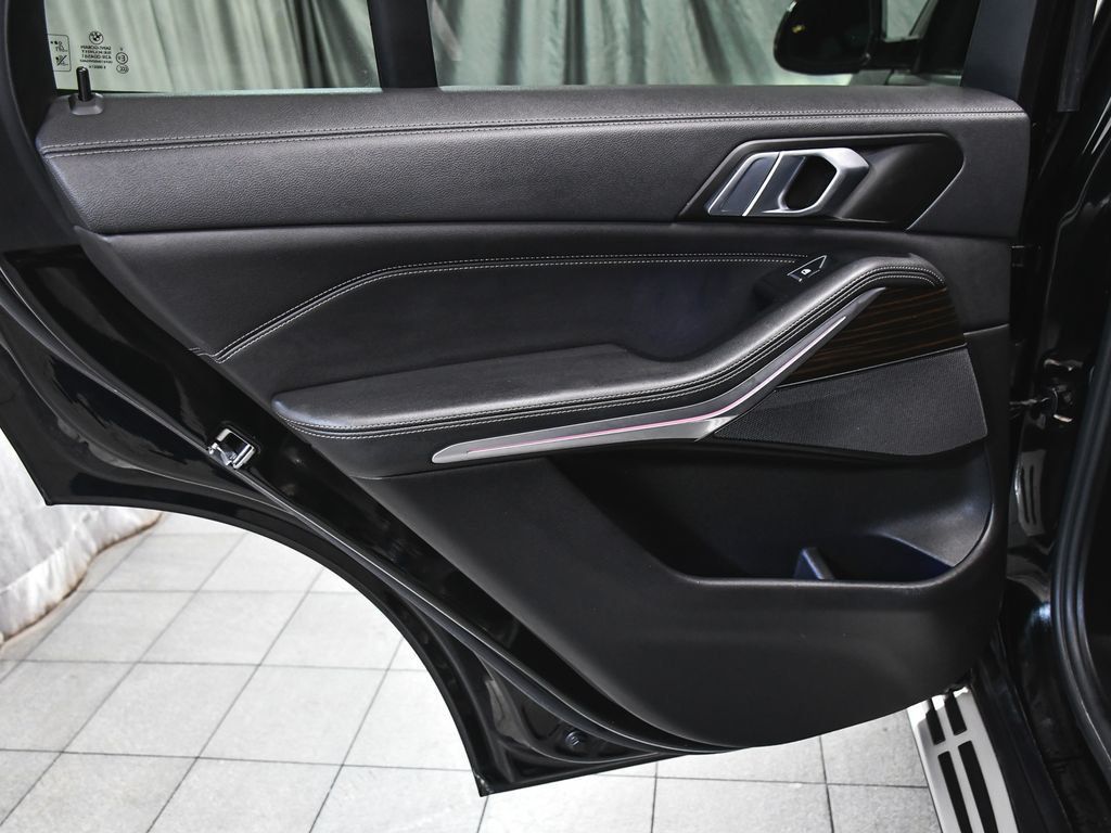 BMW X5 photo 11