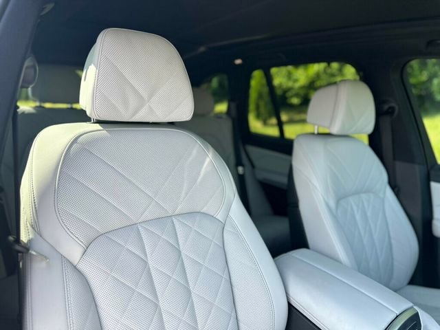 2023 BMW X5 xDrive45e Plug-In Hybrid - 22911753 - 38