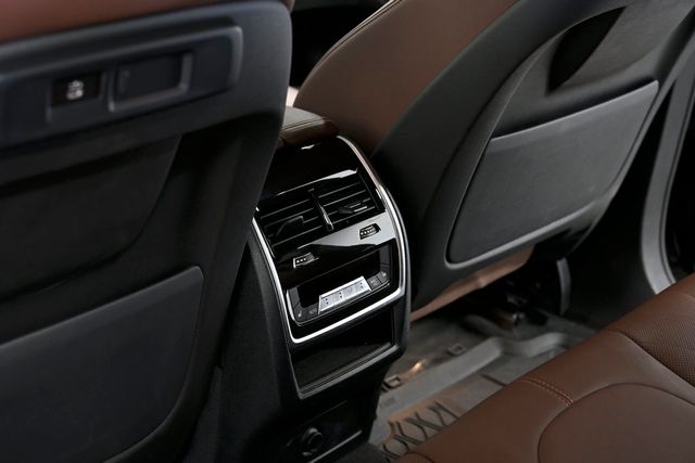 2023 BMW X6 2023 BMW X6 xDrive40i M Sport Package  - 22944707 - 10