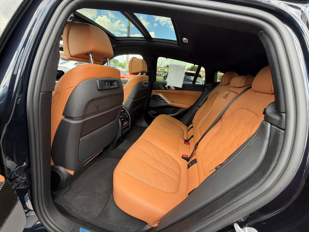 2023 BMW X6 M50i Sports Activity - 23080000 - 25