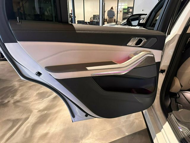 2023 BMW X7 M60/ExecutivePkg/DriveAssistProPkg/ClimateComfortPkg/Htd&CldSts - 23033197 - 16
