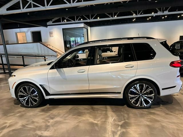 2023 BMW X7 M60/ExecutivePkg/DriveAssistProPkg/ClimateComfortPkg/Htd&CldSts - 23033197 - 1