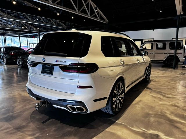 2023 BMW X7 M60i's photo
