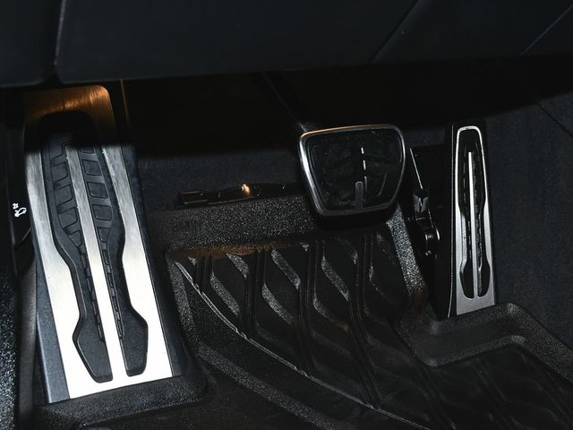 2023 BMW X7 M60i - 23063412 - 21