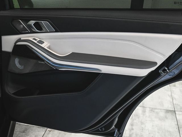2023 BMW X7 M60i - 23038982 - 17