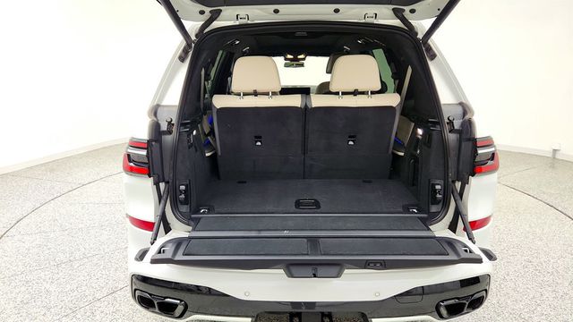 2023 BMW X7 M60i SAV w/ B&W Diamond SS, Full Merino Leather & Executive Pkg - 23035611 - 21