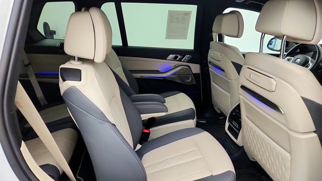 2023 BMW X7 M60i SAV w/ B&W Diamond SS, Full Merino Leather & Executive Pkg - 23035611 - 23