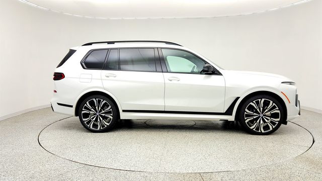 2023 BMW X7 M60i SAV w/ B&W Diamond SS, Full Merino Leather & Executive Pkg - 23035611 - 3