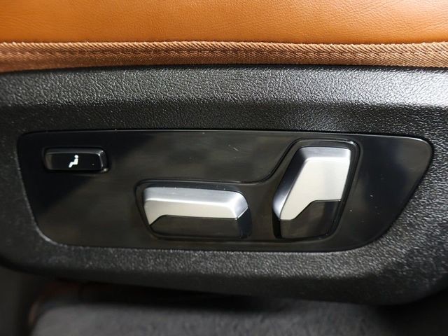 2023 BMW X7 M60i Sports Activity Vehicle - 23001397 - 44