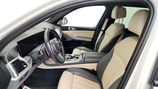 2023 BMW X7 M60i Sports Activity Vehicle - 23035611 - 19