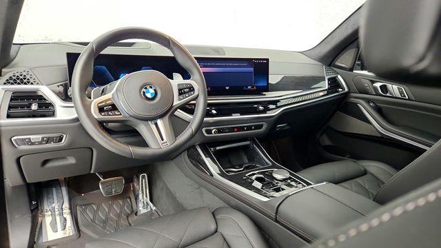 2023 BMW X7 M60i Sports Activity Vehicle with Climate Comfort Package - 22944266 - 12