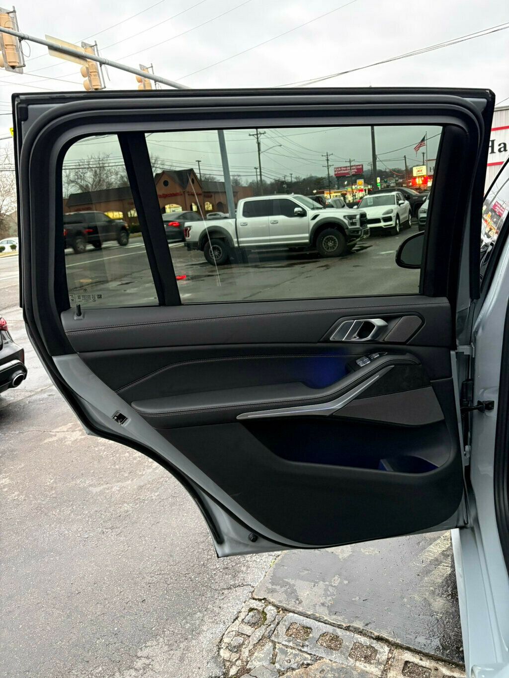 2023 BMW X7 MSRP$86695/PremiumPkg/ClimateComfortPkg/M-SportPkg/NAV - 22970398 - 19