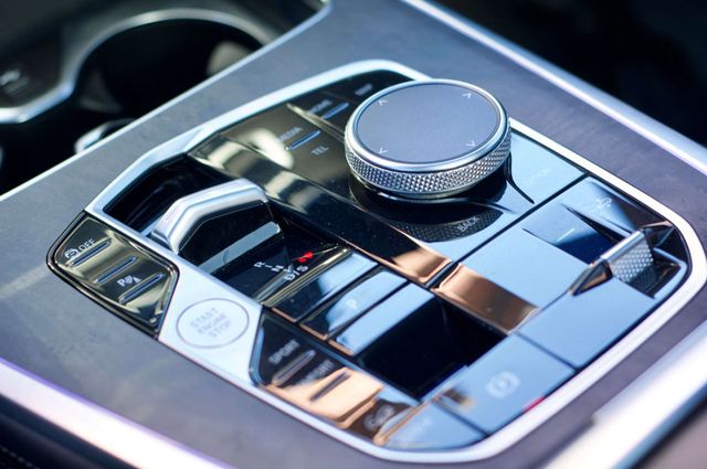 2023 BMW X7 MSRP$86695/PremiumPkg/ClimateComfortPkg/M-SportPkg/NAV - 22970398 - 25