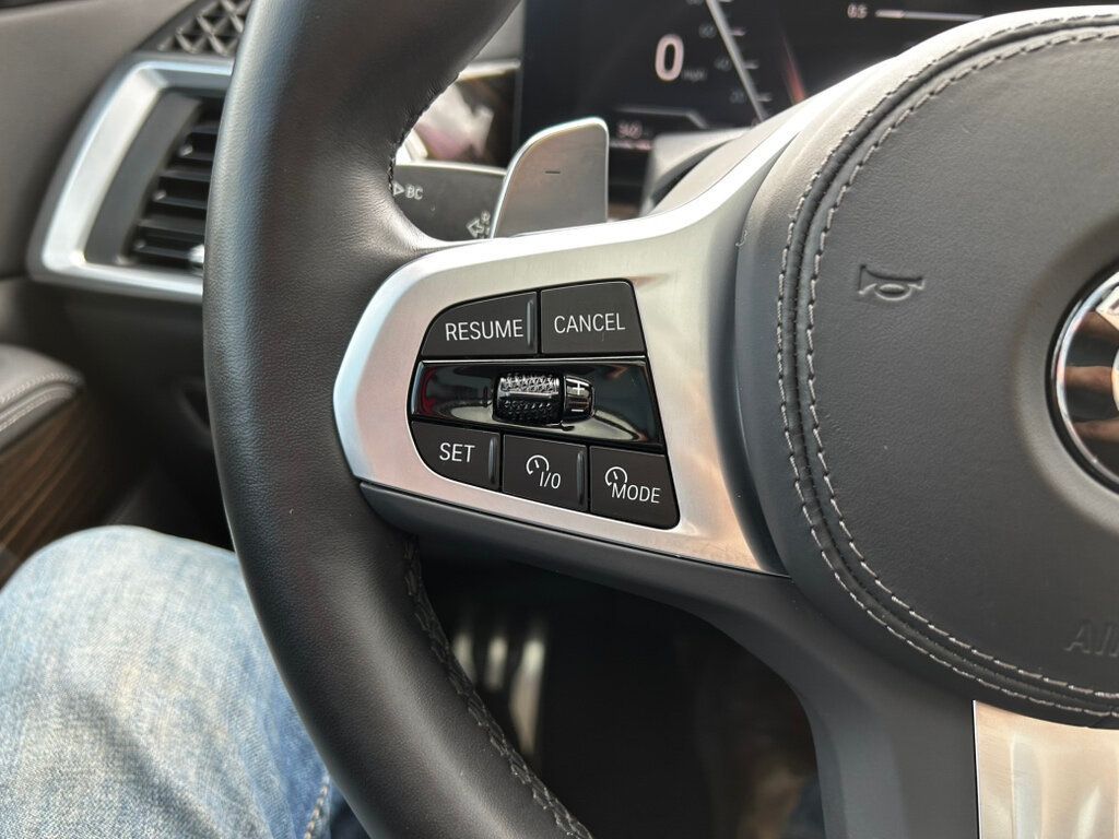 2023 BMW X7 MSRP$88045/M-SportPkg/ParkingAssistancePkg/PremiumPkg/NAV - 22940124 - 27