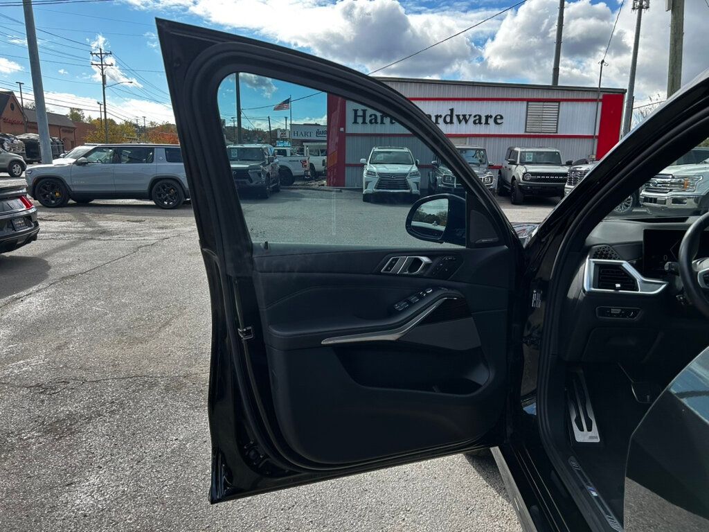 2023 BMW X7 MSRP$88045/M-SportPkg/ParkingAssistancePkg/PremiumPkg/NAV - 22940124 - 8