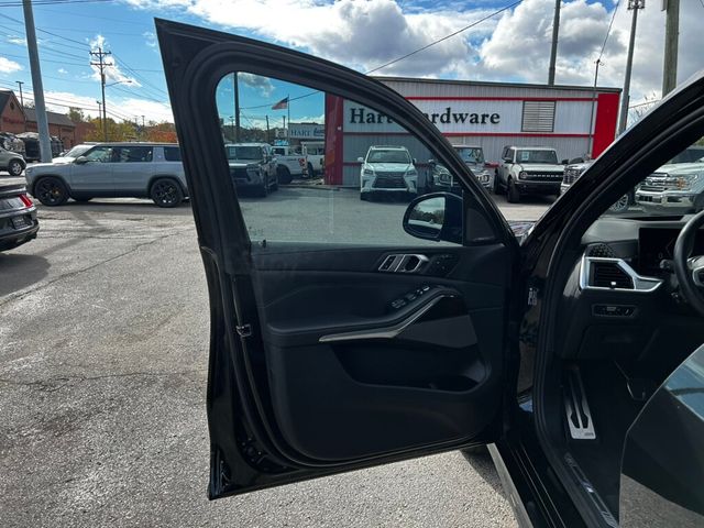 2023 BMW X7 MSRP$88045/M-SportPkg/ParkingAssistancePkg/PremiumPkg/NAV - 22940124 - 8