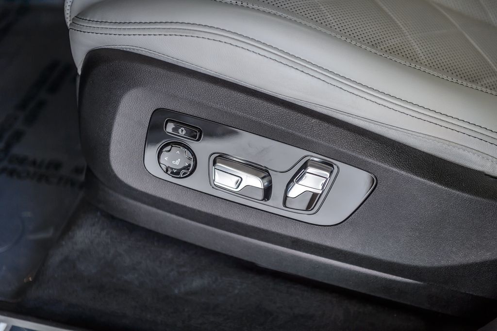 2023 BMW X7 X7 40i xDRIVE M SPORT -  BROOKLYN GRAY ON IVORY - NAV - PANO  - 23007546 - 42