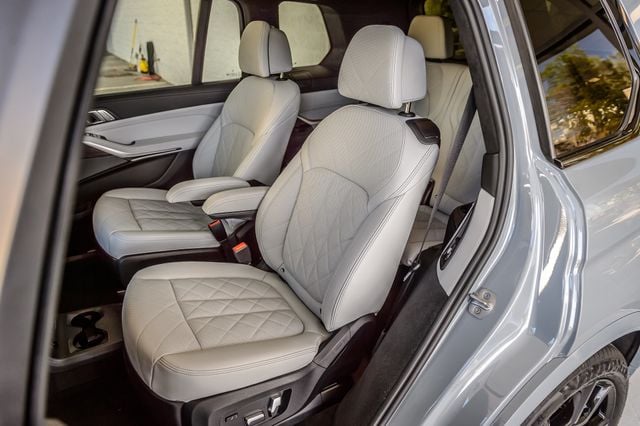 2023 BMW X7 X7 40i xDRIVE M SPORT -  BROOKLYN GRAY ON IVORY - NAV - PANO  - 23007546 - 45