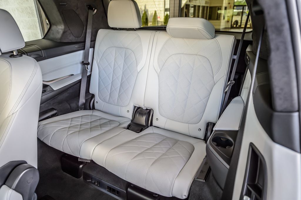 2023 BMW X7 X7 40i xDRIVE M SPORT -  BROOKLYN GRAY ON IVORY - NAV - PANO  - 23007546 - 50