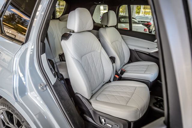 2023 BMW X7 X7 40i xDRIVE M SPORT -  BROOKLYN GRAY ON IVORY - NAV - PANO  - 23007546 - 51