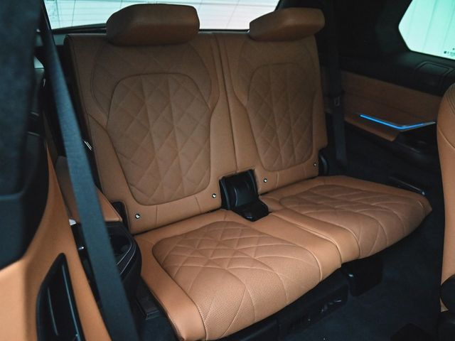 2023 BMW X7 xDrive40i - 22887456 - 39