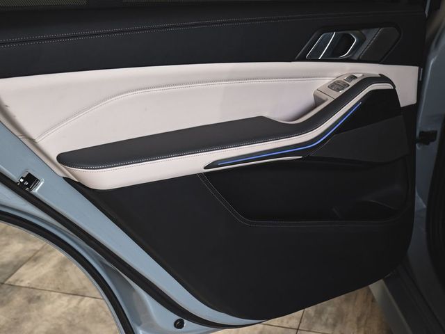 2023 BMW X7 xDrive40i - 22996626 - 14