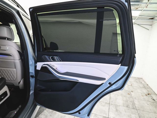 2023 BMW X7 xDrive40i - 22996626 - 15