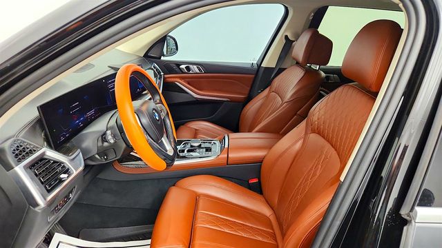 2023 BMW X7 xDrive40i SAV w/ Premium Pkg, Merino Leather & Park Assist Pkg - 23079087 - 11