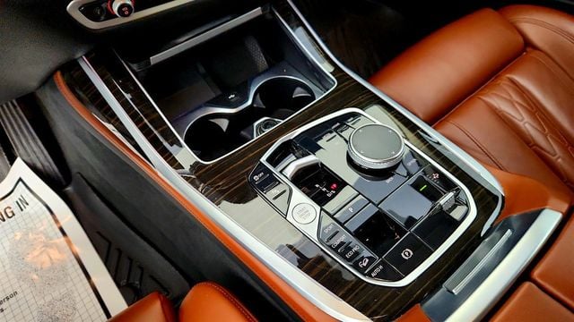 2023 BMW X7 xDrive40i SAV w/ Premium Pkg, Merino Leather & Park Assist Pkg - 23079087 - 17