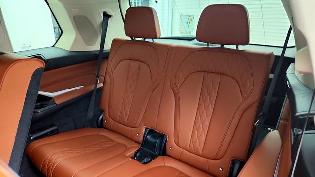 2023 BMW X7 xDrive40i SAV w/ Premium Pkg, Merino Leather & Park Assist Pkg - 23079087 - 21