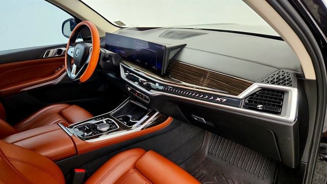 2023 BMW X7 xDrive40i SAV w/ Premium Pkg, Merino Leather & Park Assist Pkg - 23079087 - 24