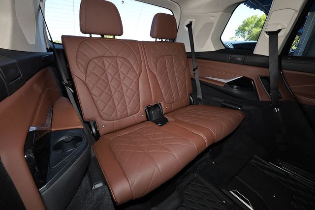2023 BMW X7 xDrive40i Sports Activity Vehicle - 23044248 - 19