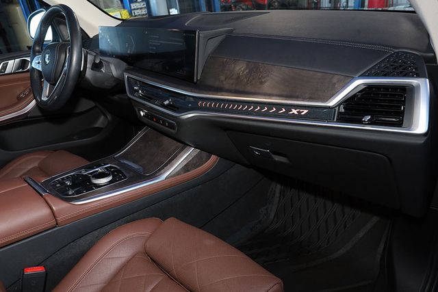 2023 BMW X7 xDrive40i Sports Activity Vehicle - 23044248 - 30