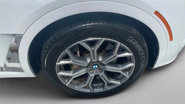 2023 BMW X7 xDrive40i Sports Activity Vehicle - 23057182 - 9