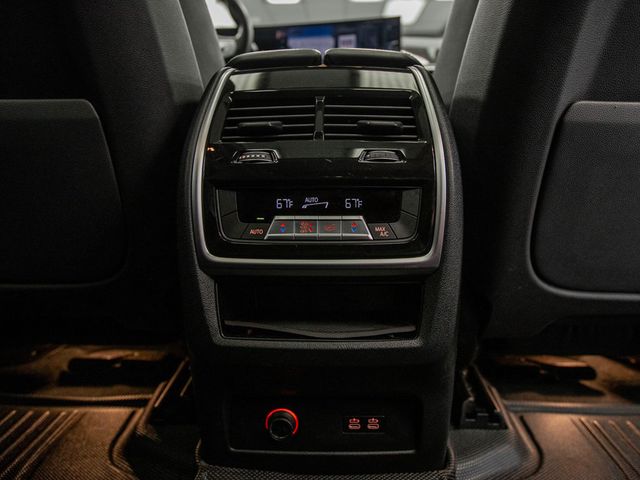 2023 BMW X7 xDrive40i Sports Activity Vehicle - 22951745 - 27