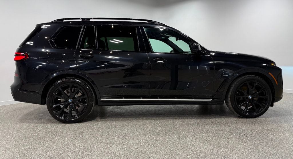 2023 BMW X7 xDrive40i Sports Activity Vehicle - 22982900 - 16