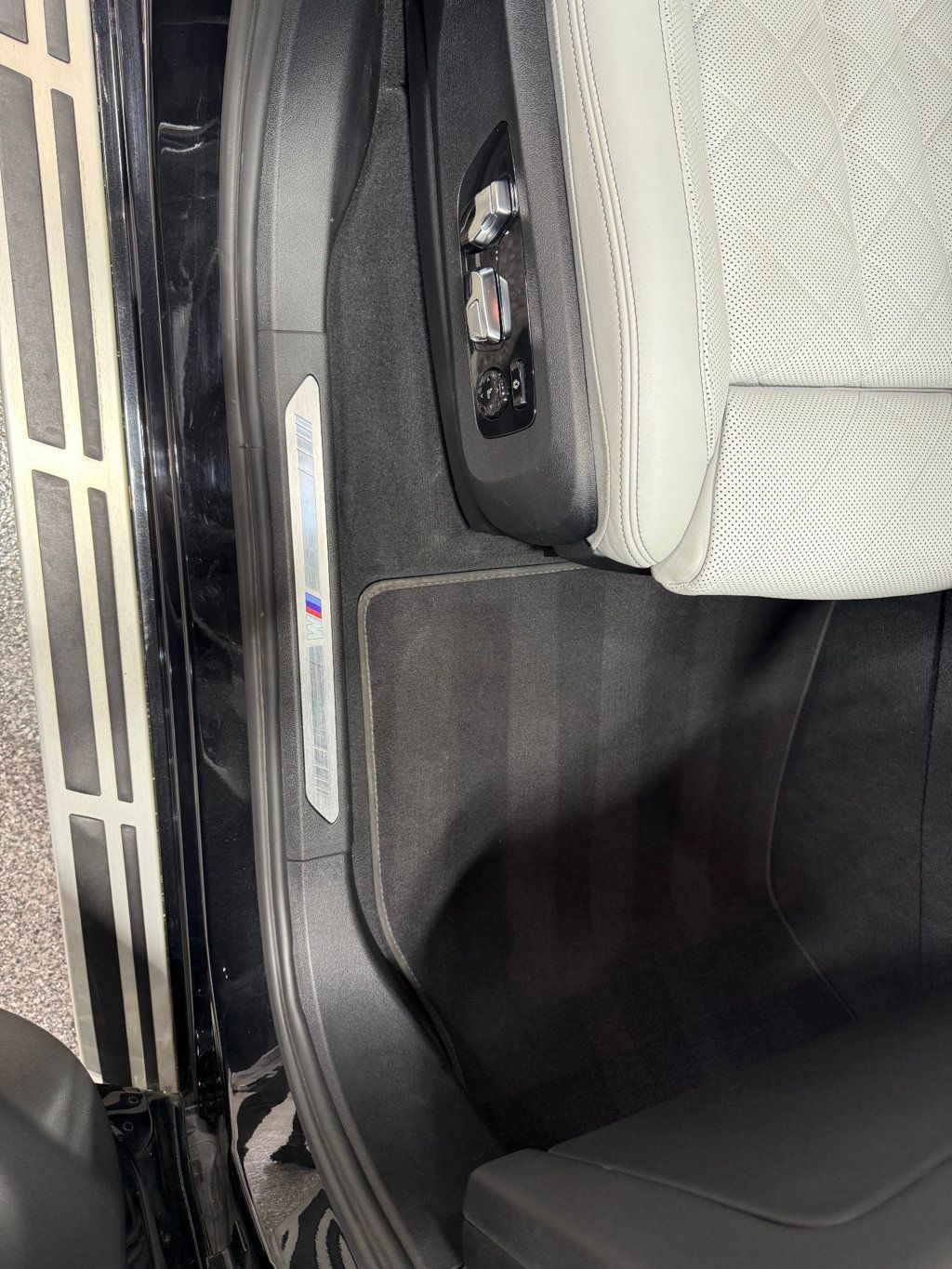 2023 BMW X7 xDrive40i Sports Activity Vehicle - 22982900 - 42