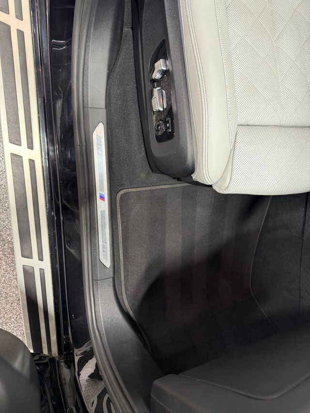 2023 BMW X7 xDrive40i Sports Activity Vehicle - 22982900 - 42