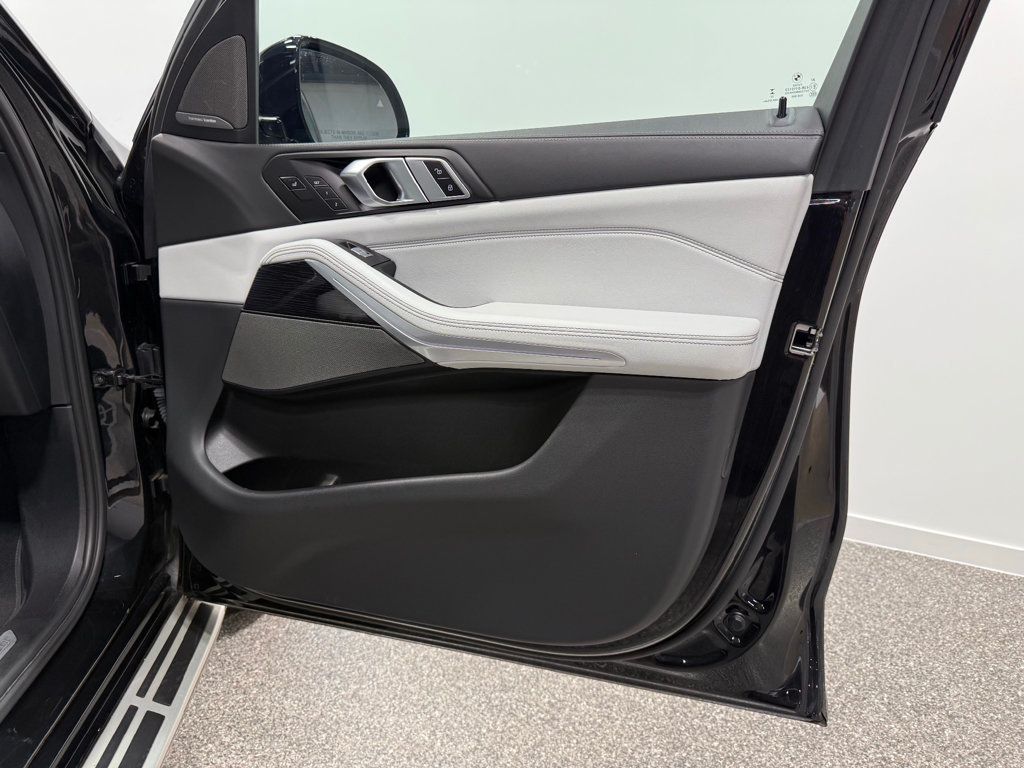 2023 BMW X7 xDrive40i Sports Activity Vehicle - 22982900 - 51