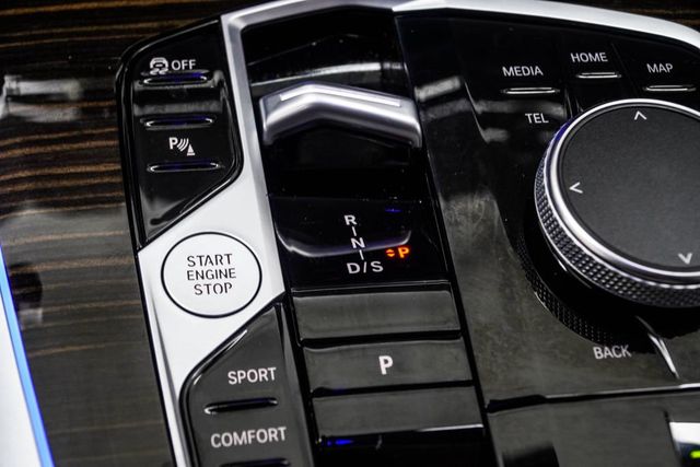 2023 BMW X7 xDrive40i Sports Activity Vehicle - 23054525 - 19